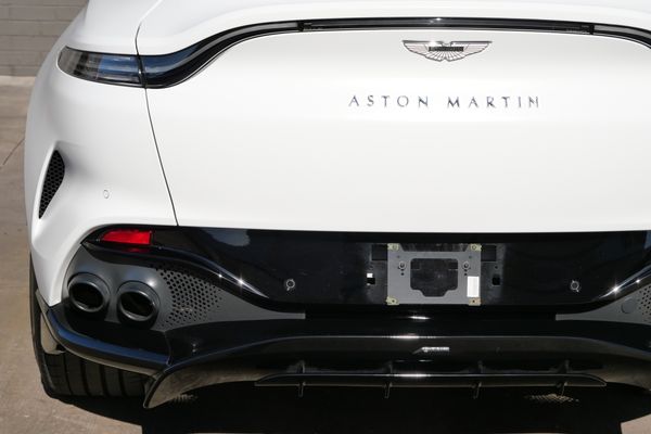 2023 Aston Martin DBX