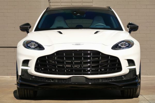 2023 Aston Martin DBX