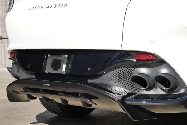 2023 Aston Martin DBX