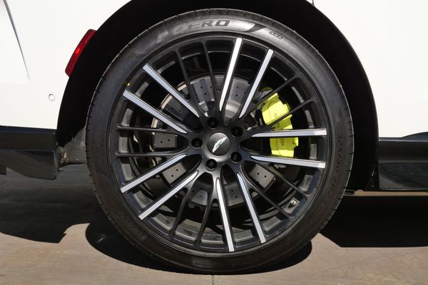 2023 Aston Martin DBX