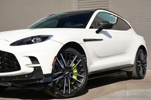 2023 Aston Martin DBX