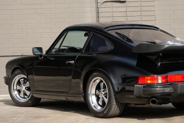 1987 Porsche 911 Carrera Coupe