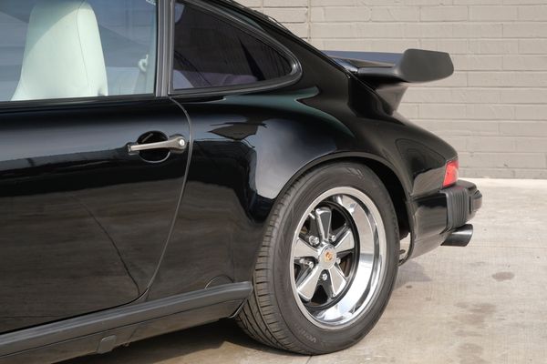 1987 Porsche 911 Carrera Coupe