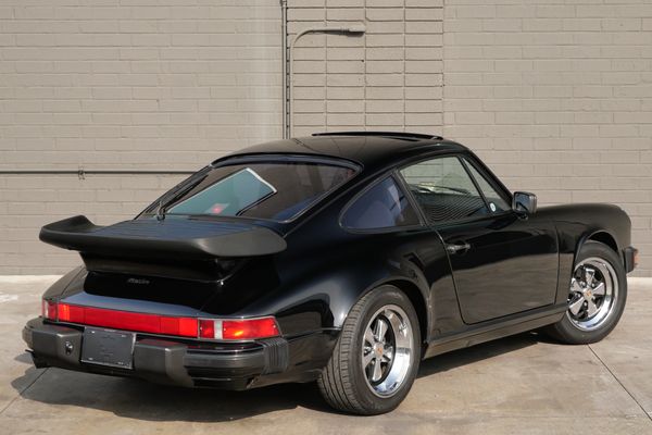 1987 Porsche 911 Carrera Coupe