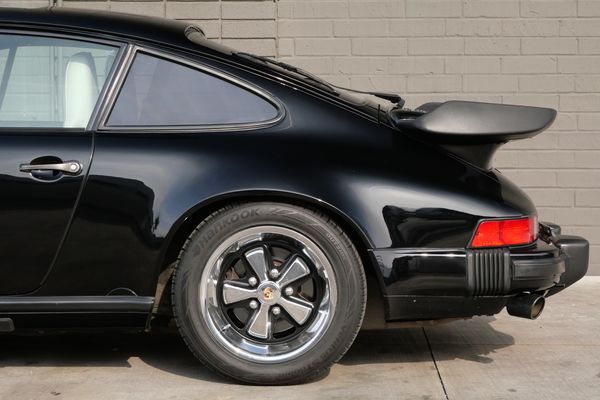 1987 Porsche 911 Carrera Coupe