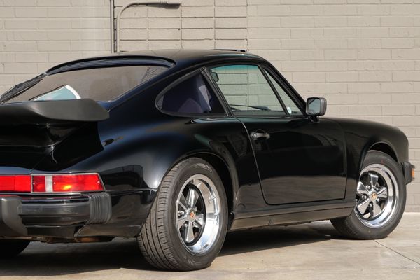1987 Porsche 911 Carrera Coupe