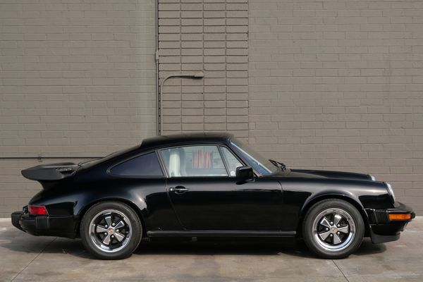 1987 Porsche 911 Carrera Coupe