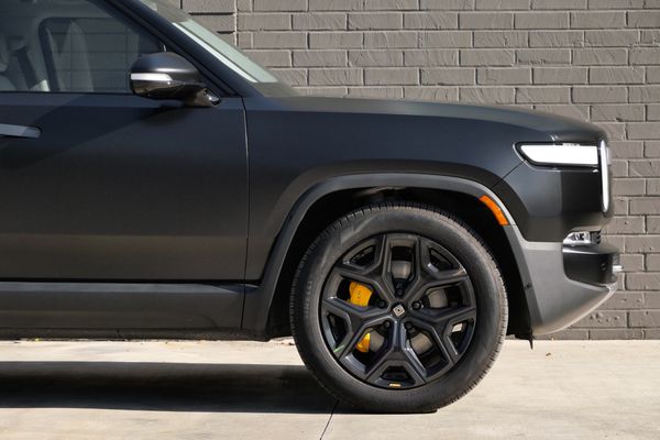 2023 Rivian R1S Adventure Edition previously sold by Sandbox Motors