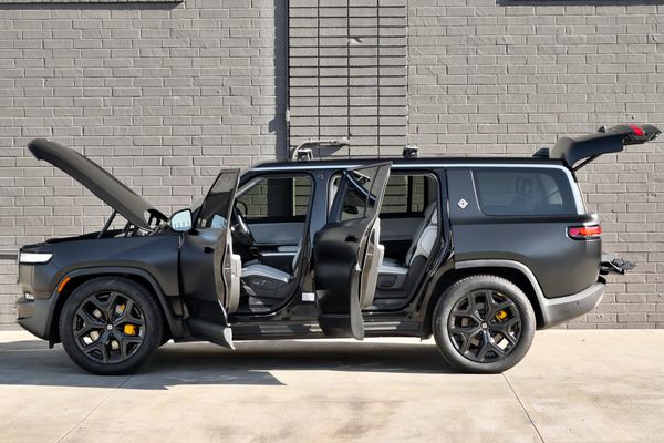 2023 Rivian R1S Adventure Edition previously sold by Sandbox Motors
