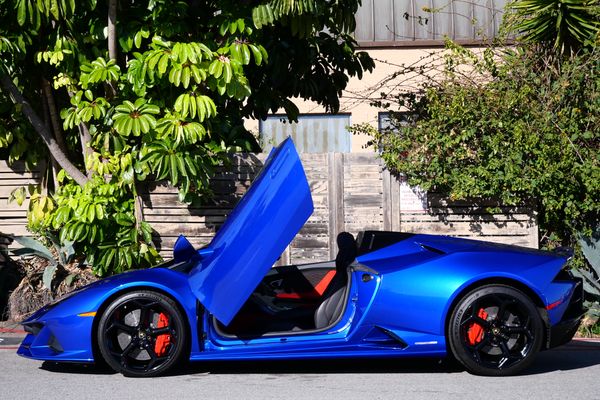 2020 Lamborghini Huracan EVO Spyder Sold by Sandbox Motors