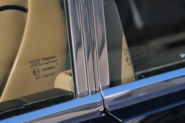1995 Rolls-Royce Corniche IV