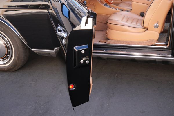 1995 Rolls-Royce Corniche IV